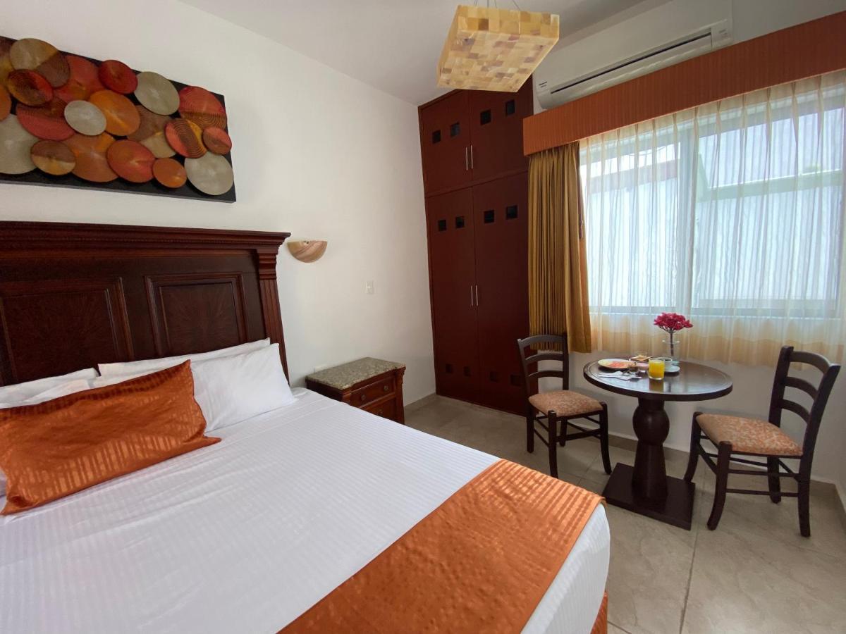Hotel Las Golondrinas Playa del Carmen Exterior foto