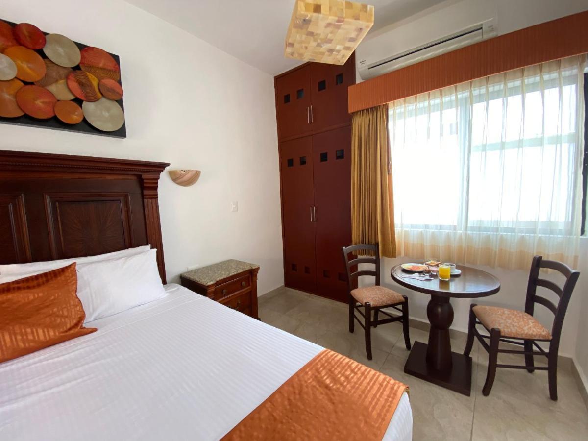 Hotel Las Golondrinas Playa del Carmen Exterior foto